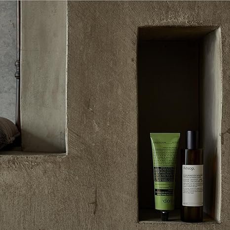Aesop Geranium Leaf Exfoliating Body Scrub – Smooth, Soft, Hydrated Skin – 180 ml / 6.2 oz - Image 3